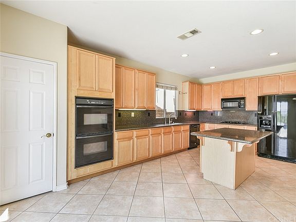 3rd image of 27968 Langley Pl