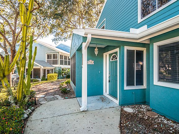 2nd image of 2101 Oak Cir