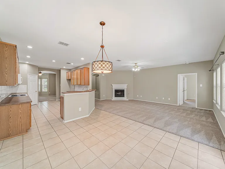 8162 Robertson Dr — Photo 16