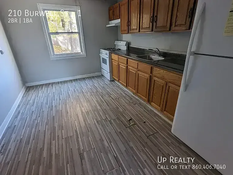 210 Burwell St #1 — Photo 11