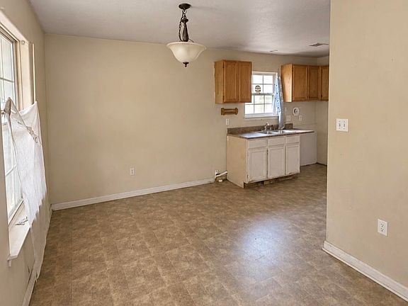 5th image of 3216 Lamar St