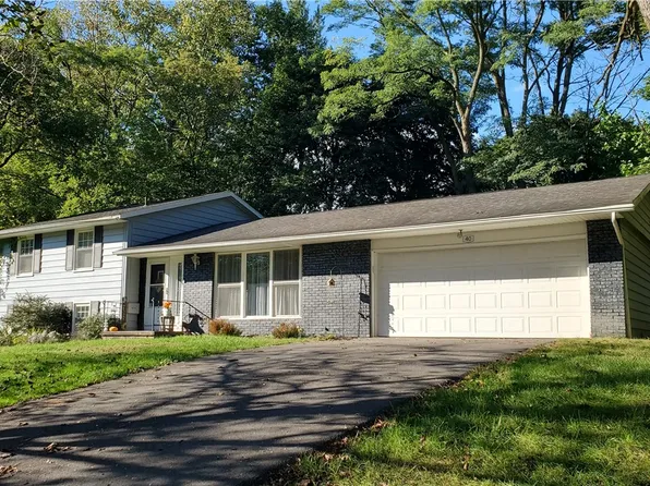 40 Brooktree Dr, Penfield, NY 14526