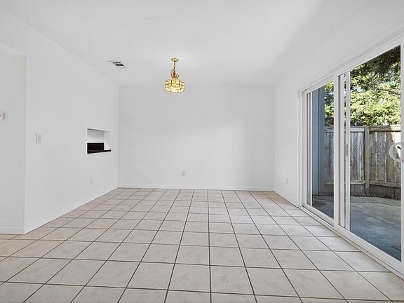 5th image of 305 Westmont Place