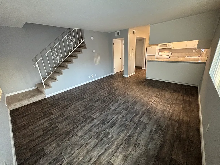 786 Reseda Dr #2 — Photo 1