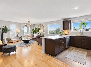 10 NW Country Village Park NE #3301, Calgary, AB T3K 0W5
