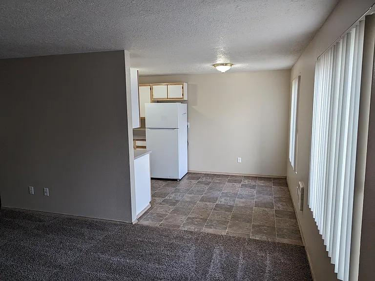 1346 W Locust St — Photo 5