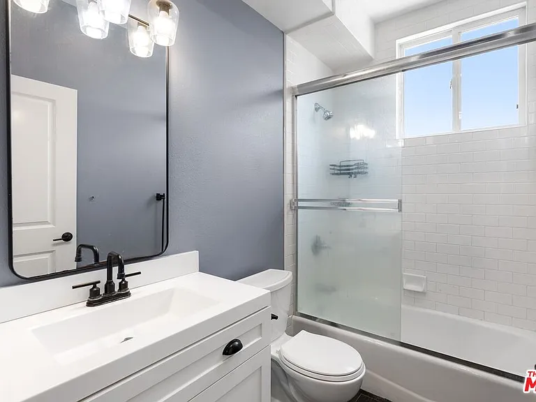 7124 Farralone Ave #101 — Photo 15