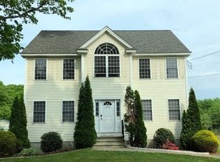124 Dingwell St, Lowell, MA 01851