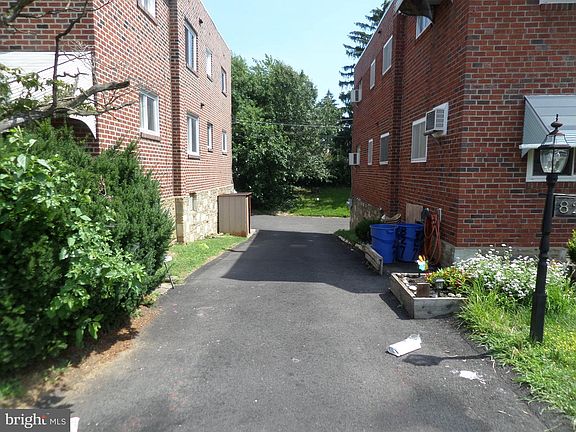 3rd image of 825 Solly Ave Floor 2