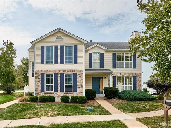 16500 Victoria Crossing Dr, Grover, MO 63040