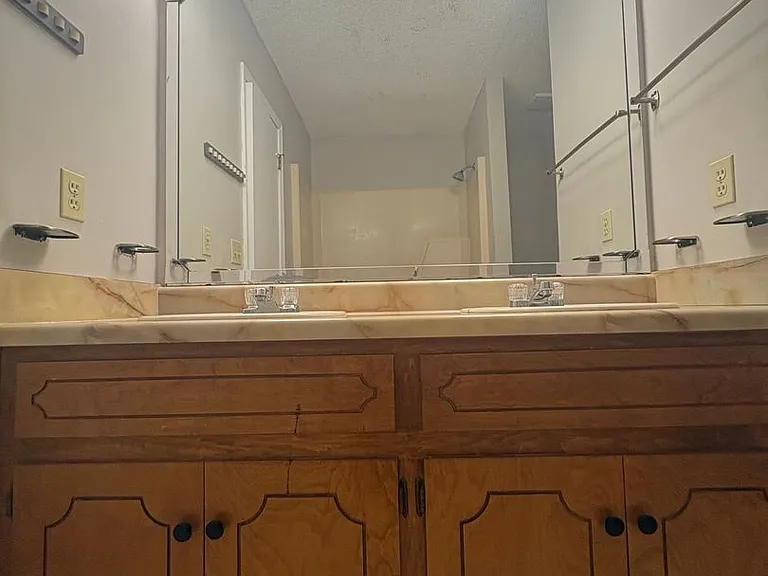 228 Edith Way — Photo 21