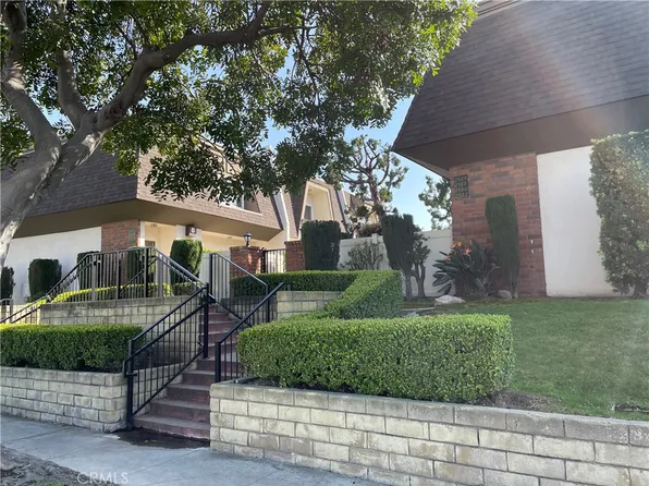 2592 W 235th St, Torrance, CA 90505