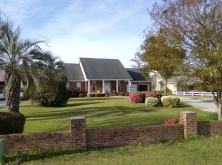 1142 Waters Edge Dr, Summerton, SC 29148