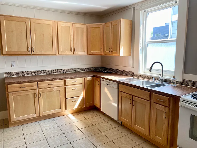504 25th Ave S #1 — Photo 5