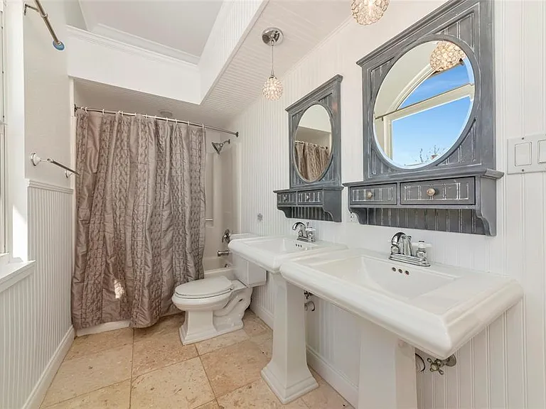 681 Avenida De Mayo — Photo 41