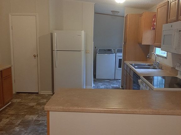 5th image of 62 Hickory Ct