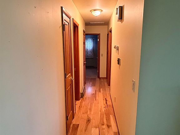 5th image of 722 E North H St