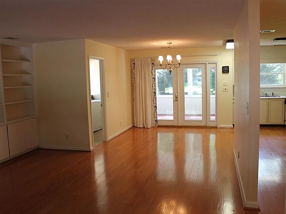 3rd image of 5 Audubon Road