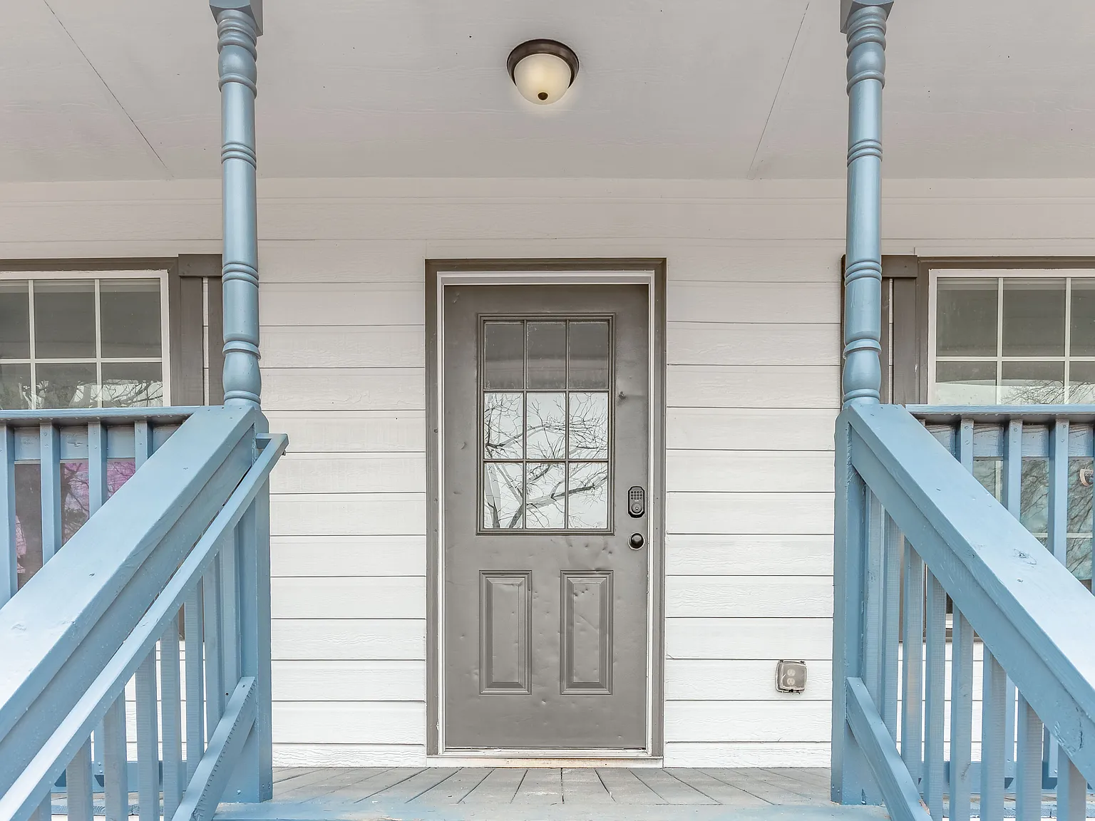 4 bed, 1152 sqft, $2,295 — Photo 2