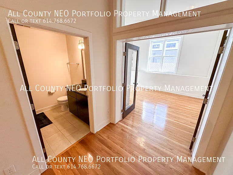 1276 N High St #304 — Photo 6