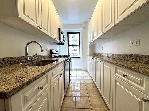 4th image of 360 E 55th St APT 4E