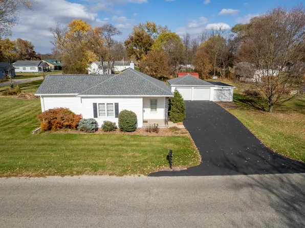 1167 Pike St, Clinton, IN 47842