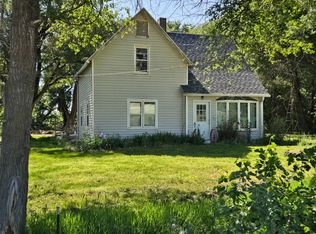 1405 Redwood Rd, Clay Center, KS 67432