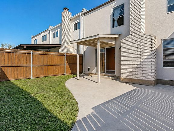 2nd image of 406 Amistad Blvd