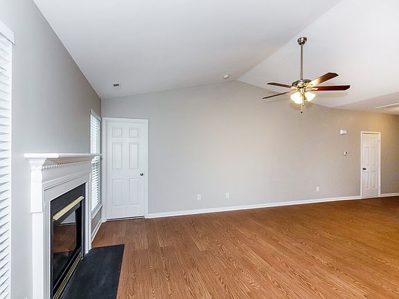 3rd image of 6724 Mimosa St