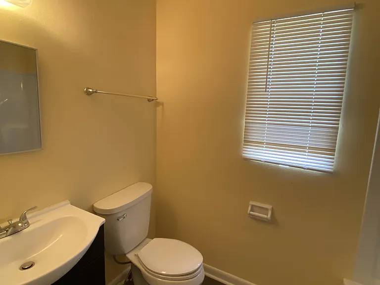 4910 Rhode Island Dr N — Photo 9