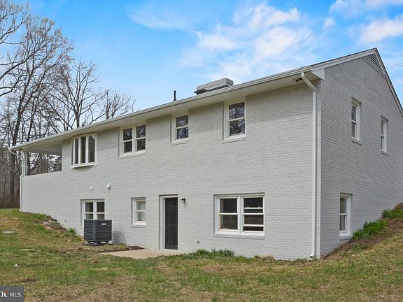 4th image of 10417 Catharpin Rd