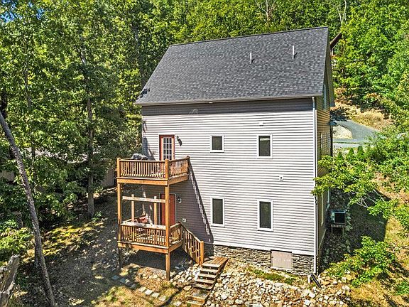 2nd image of 224 Turkey Dr