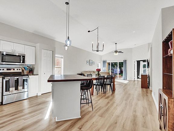 3rd image of 5171 Elpine Way