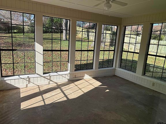 2nd image of 1209 Pinkerton Dr