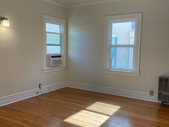 3rd image of 516 N Genesee Ave