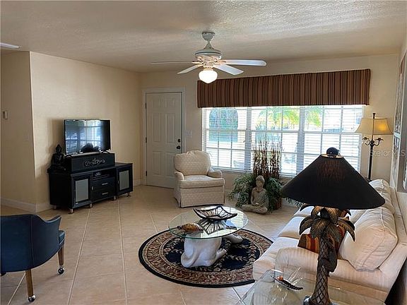 5th image of 1110 Le Mars Ave