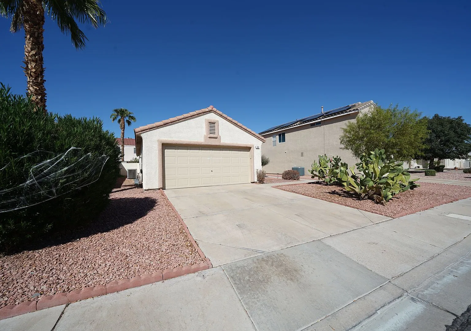 Showings Available Now — Photo 2