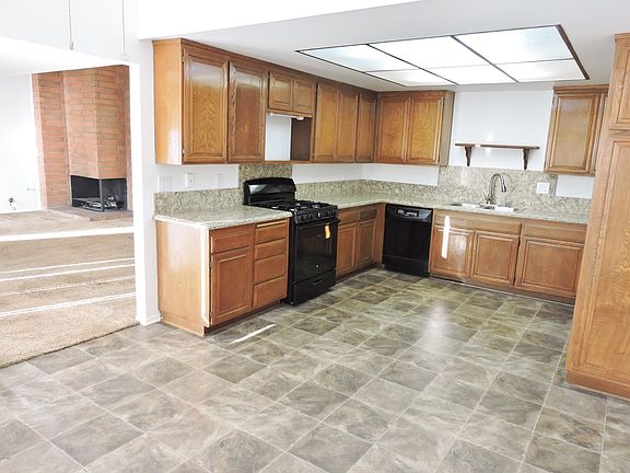 4th image of 2102 Chandler St