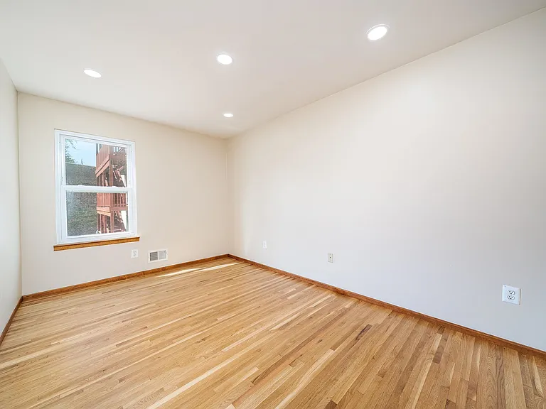 149 Hobart Ave #1 — Photo 7