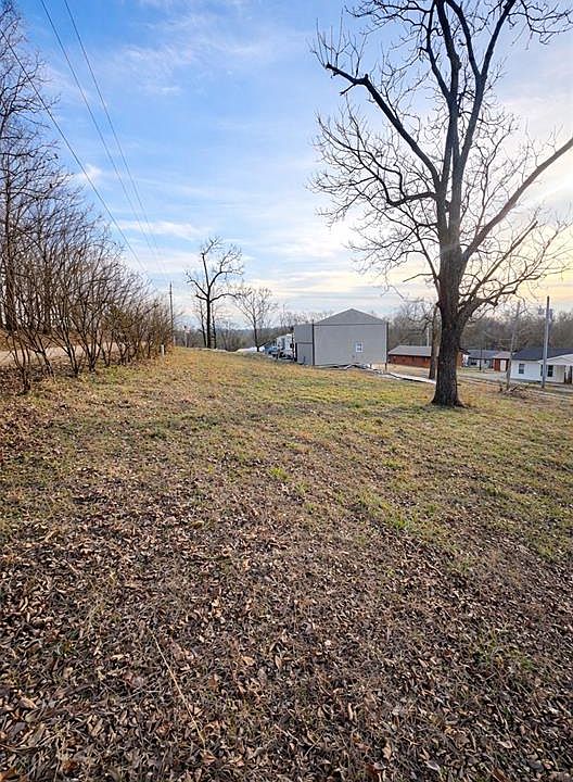 1st image of 15 Icehouse Ln