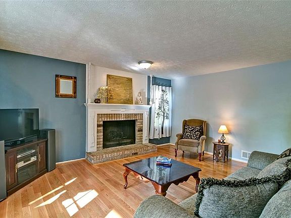 5th image of 3150 Bouchard Way NE