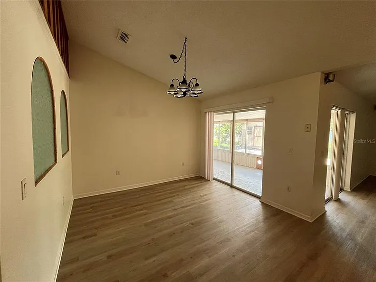 821 Marquis Ct — Photo 5