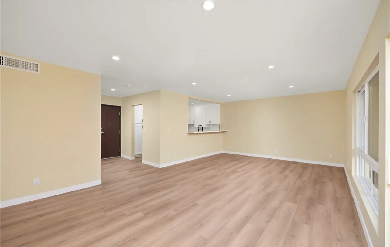 1 bed, 844 sqft, $2,800 — Photo 2