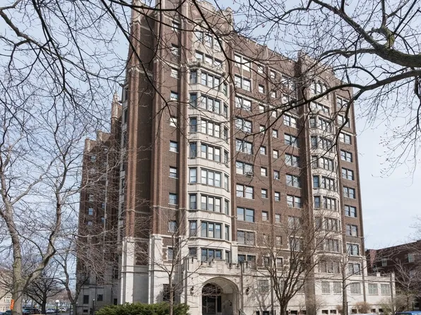 6901 S Oglesby Ave APT 2A, Chicago, IL 60649