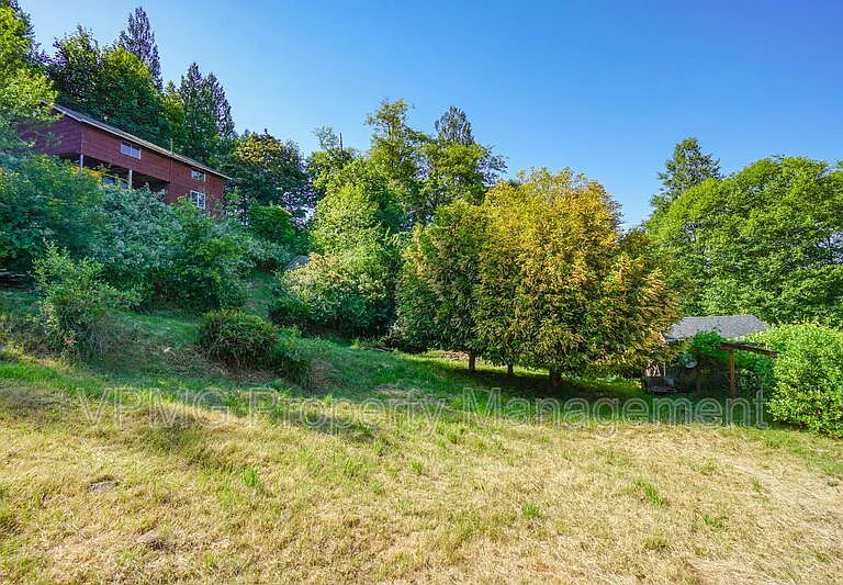 3956 Columbia Heights Rd — Photo 55
