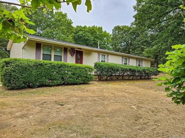 8611 Robinwood Dr, Mabelvale, AR 72103