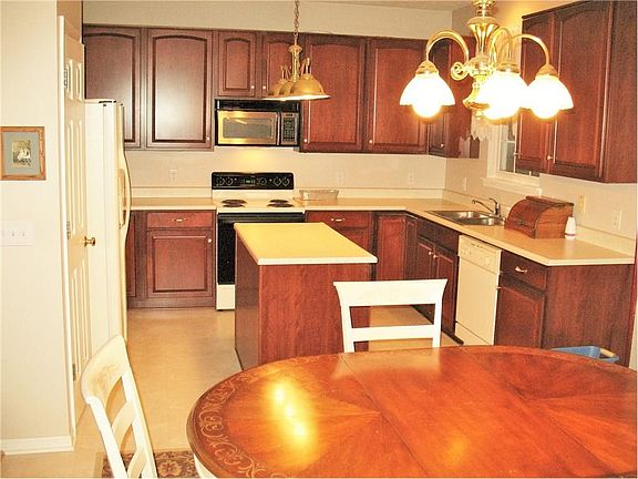 2nd image of 1089 Lincoln Park East Dr