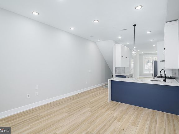 5th image of 1341 N Randolph St Unit 1