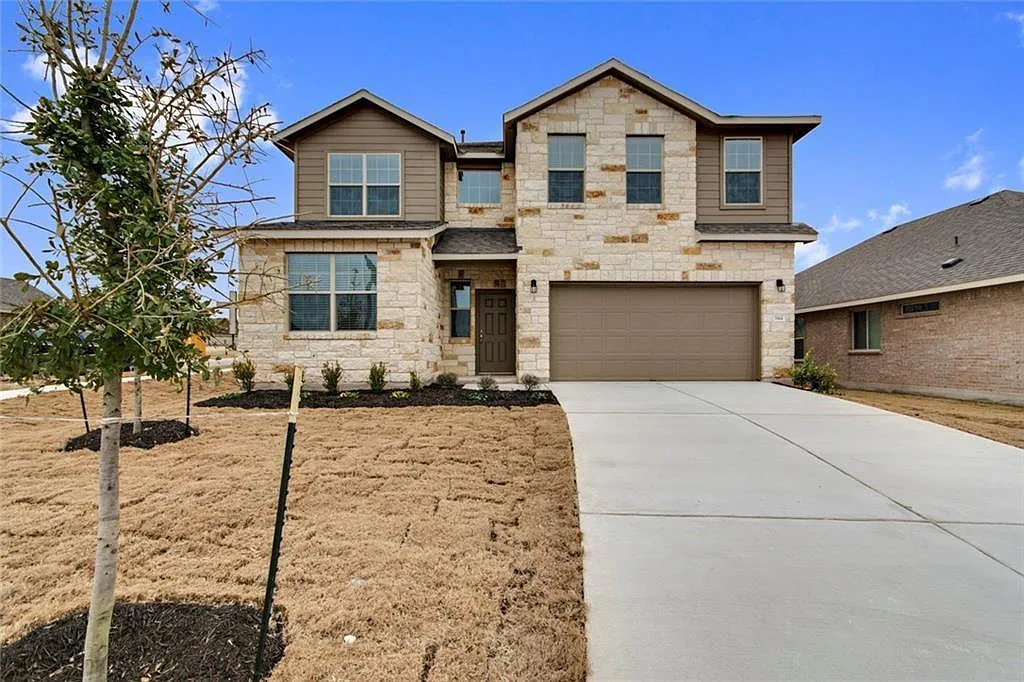 5 bed, 3.0 bath, 2422 sqft, $2,295 — Photo 1