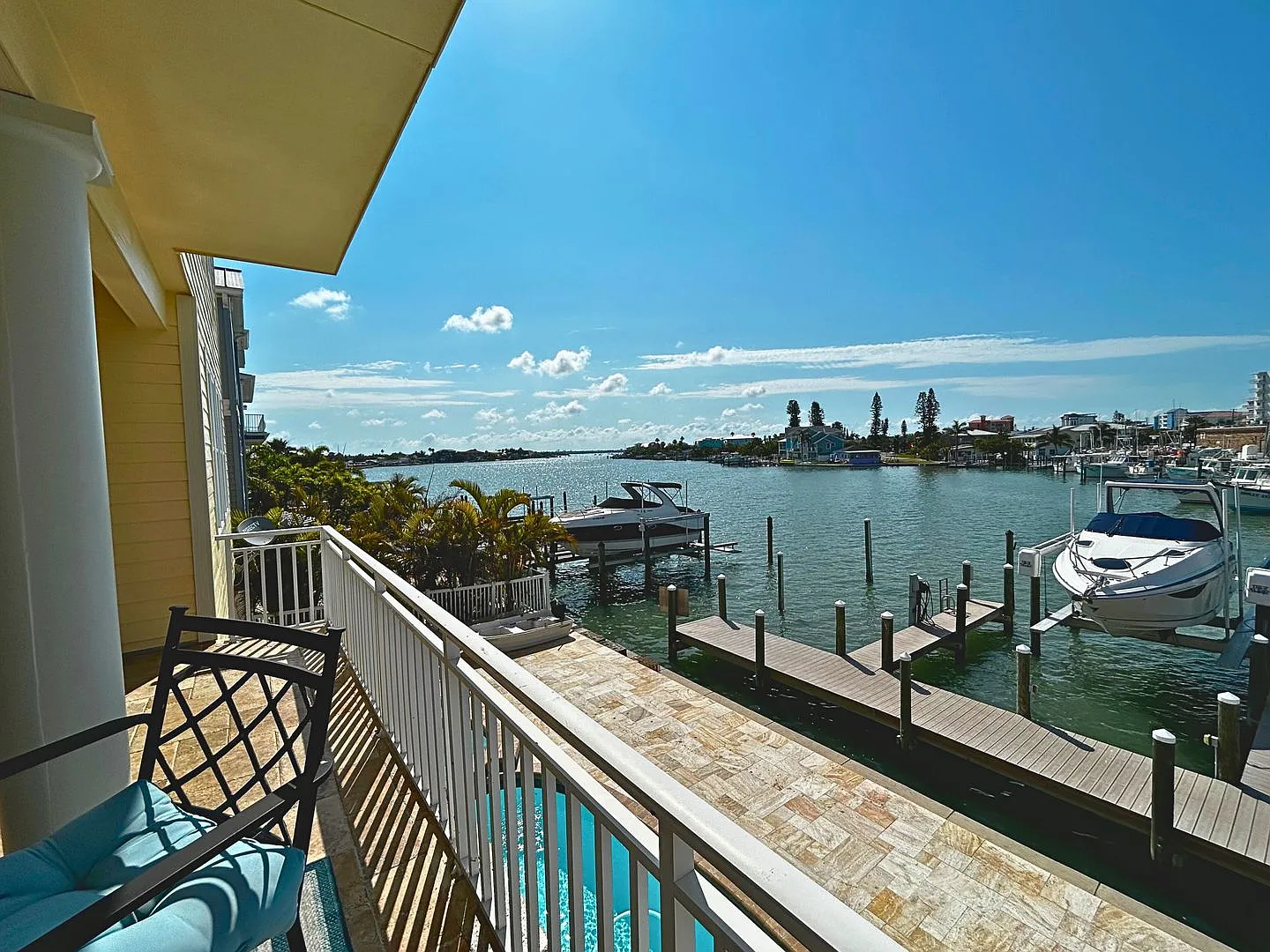 Available from September 1st to November 30th! Stunning Waterfront Home in Madeira Beach 3 Bed / ... — Photo 3